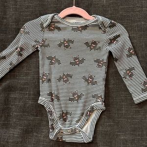 Old Navy long sleeve onesie, size 6-12 months